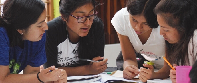 Clara Moreno y Miramón, estudiantes